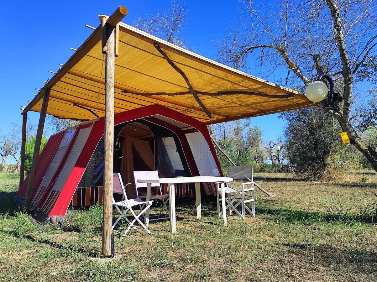 Camping Terreno-Ro-Bi-Li Hotel Cutrofiano Exterior photo